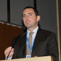 Foto Nicoloro G. 18/11/2011 Milano Si svolge all’ Universita’ Bocconi la terza conferenza internazionale di ” Science for Peace “, due giorni di incontri e dibattiti per promuovere la diffusione di una cultura di pace e la progressiva riduzione degli ordigni nucleari e delle spese militari a favore di maggiori investimenti in ricerca e sviluppo. nella foto Vincenzo Spadafora