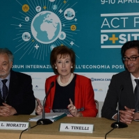 Foto Nicoloro G.  09/04/2015  Comunità di San Patrignano- Coriano ( Rimini )   Seconda edizione del Positive Economy Forum, due giorni di conferenze e dibattiti per pensare un nuovo modello economico per le generazioni future.  nella foto da sinistra Jacques Attali, presidente Positive Economy Forum, Letizia Moratti, co-fondatrice Fondazione San Patrignano e Antonio Tinelli, coordinatore del Comitato Sociale della Fondazione San Patrignano.