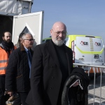 Foto Nicoloro G.   18/02/2023   Porto Corsini ( Ravenna )   La nave Ocean Viking dell' Ong Sos Mediterranee e' sbarcata con a bordo 84 naufraghi di cui 58 minori non accompagnati e 26 uomini adulti. nella foto il governatore dell' Emilia-Romagna Stefano Bonaccini.