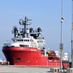 Foto Nicoloro G.   18/02/2023   Porto Corsini ( Ravenna )   La nave Ocean Viking dell\' Ong Sos Mediterranee e\' sbarcata con a bordo 84 naufraghi di cui 58 minori non accompagnati e 26 uomini adulti. nella foto la Ocean Vikung fa il suo ingresso alla banchina di attracco del terminal.