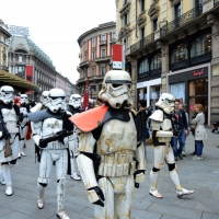 Foto Nicoloro G.   03/05/2015  Milano   Si è svolto lo " Star Wars Day " che ha richiamato una moltitudine di appassionati della saga cinematografica di fantascienza di Star Wars. nella foto lungo il corteo della parata che ha attraversato il centro della città.
