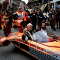 Foto Nicoloro G.   03/05/2015  Milano   Si è svolto lo \" Star Wars Day \" che ha richiamato una moltitudine di appassionati della saga cinematografica di fantascienza di Star Wars. nella foto lungo il corteo della parata che ha attraversato il centro della città.
