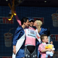 Foto Nicoloro G. 19/05/2011 Ravenna Dodicesima tappa del Giro d' Italia Castelfidardo-Ravenna di 184 Km. nella foto Alberto Contador maglia rosa dopo la tappa