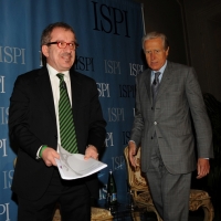 Foto Nicoloro G. 30/10/2012 Milano Tavola rotonda nella sede dell’ ISPI sul tema ” L’ Italia e la politica internazionale. Nuove responsabilità o rischio di marginalizzazione ? “. nella foto Roberto Maroni – Giancarlo Aragona