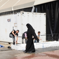 Foto Nicoloro G.  10/09/2010  Milano Primo venerdì di preghiera per la comunità islamica dopo la fine del Ramadan. nella foto L'abluzione prima della preghiera e donna in rigorosa abito islamico