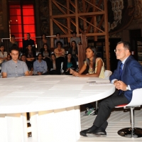 Foto Nicoloro G. 11/10/2011 Bologna Primo di tre appuntamenti televisivi su La7 dal titolo ” Il mondo che verra’ ” che vedono il professore Romano Prodi incontrare studenti italiani e stranieri, provenienti dalle diverse Facolta’ dell’ Universita’ di Bologna, per confrontarsi sul presente e sul futuro dell’ economia mondiale. nella foto La tavola rotonda a cui partecipa  Romano Prodi