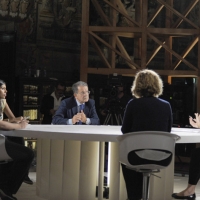 Foto Nicoloro G. 11/10/2011 Bologna Primo di tre appuntamenti televisivi su La7 dal titolo ” Il mondo che verra’ ” che vedono il professore Romano Prodi incontrare studenti italiani e stranieri, provenienti dalle diverse Facolta’ dell’ Universita’ di Bologna, per confrontarsi sul presente e sul futuro dell’ economia mondiale. nella foto La tavola rotonda a cui partecipa  Romano Prodi