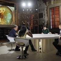 Foto Nicoloro G. 11/10/2011 Bologna Primo di tre appuntamenti televisivi su La7 dal titolo ” Il mondo che verra’ ” che vedono il professore Romano Prodi incontrare studenti italiani e stranieri, provenienti dalle diverse Facolta’ dell’ Universita’ di Bologna, per confrontarsi sul presente e sul futuro dell’ economia mondiale. nella foto La tavola rotonda a cui partecipa  Romano Prodi
