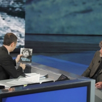 Foto Nicoloro G. 01/01/2012 Milano Trasmissione televisiva su Rai3 " Che tempo che fa " condotta da Fabio Fazio e interamente dedicata al ricordo dello scalatore ed esploratore Walter Bonatti. nella foto Fabio Fazio – Reinhold Messner