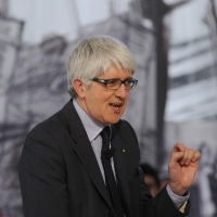 Foto Nicoloro G. 04/03/2011 Milano Trasmissione televisiva su La7 " Invasioni barbariche " condotta da Daria Bignardi. nella foto Beppe Severgnini