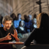 Foto Nicoloro G. 04/03/2011 Milano Trasmissione televisiva su La7 " Invasioni barbariche " condotta da Daria Bignardi. nella foto Ascanio Celestini – Daria Bignardi