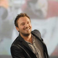 Foto Nicoloro G. 10/12/2010 Milano, Puntata della trasmissione " Invasioni barbariche "  su La7 e condotta da Daria Bignardi. nella foto Cesare Cremonini