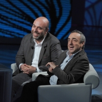 Foto Nicoloro G. 09/04/2011 Milano Trasmissione televisiva su Rai3 " Che tempo che fa " condotta da Fabio Fazio. nella foto Paolo Virzì – Silvio Orlando