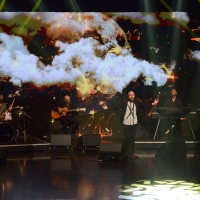 Foto Nicoloro G.  27/09/2015   Milano  Trasmissione televisiva su Rai 3 ' Che tempo che fa '. nella foto il cantautore Giuliano Sangiorgi con la sua band i ' Negramaro '.