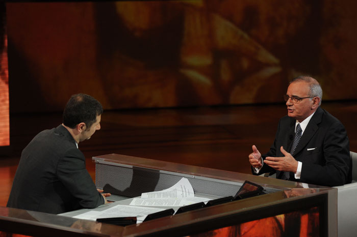 Foto Nicoloro G. 04/03/2012 Milano Trasmissione televisiva su Rai3 ” Che tempo che fa ” condotta da Fabio Fazio. nella foto Fabio Fazio – Attilio Befera