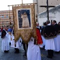 Foto Nicoloro G.  18/04/2014  Chieti      Si è svolta il Venerdì Santo la " Processione del Cristo Morto " che ha coinvolto tutta la città. I gruppi parrocchiali, le confraternite e i fedeli hanno attraversato la città con i simboli della Passione mentre un nutrito gruppo di musici e coristi eseguivano il " Miserere di Selecchy ". nella foto un aderente ad una Confraternita.