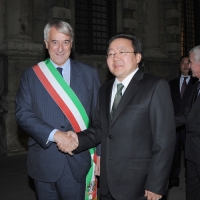 Foto Nicoloro G. 18/10/2011 Milano E’ arrivato in citta’ il presidente della Repubblica di Mongolia ed e’ stato ricevuto a palazzo Marino dal sindaco. nella foto Giuliano Pisapia – Tsakhiagiin Elbegdorj