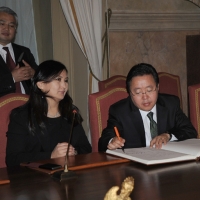 Foto Nicoloro G. 18/10/2011 Milano E’ arrivato in citta’ il presidente della Repubblica di Mongolia ed e’ stato ricevuto a palazzo Marino dal sindaco. nella foto Gantuya Tsevegdorj - Tsakhiagiin Elbegdorj