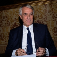 Foto Nicoloro G. 11/11/2013 Milano Cerimonia a Palazzo Marino di consegna delle Chiavi della Città allo scrittore Wilbur Smith. nella foto Giuliano Pisapia