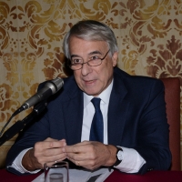 Foto Nicoloro G. 11/11/2013 Milano Cerimonia a Palazzo Marino di consegna delle Chiavi della Città allo scrittore Wilbur Smith. nella foto Giuliano Pisapia