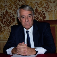 Foto Nicoloro G. 11/11/2013 Milano Cerimonia a Palazzo Marino di consegna delle Chiavi della Città allo scrittore Wilbur Smith. nella foto Giuliano Pisapia