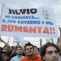 Foto Nicoloro/Omega  26/09/2010 Cesena Seconda giornata del " Woodstock 5 Stelle - Musica & Futuro " organizzato dal " Movimento 5 Stelle " di Beppe Grillo all' interno del parco dell' Ippodromo di Cesena. nella foto Simpatizzanti del Movimento 5 Stelle, i cosidetti "grillini", con striscione