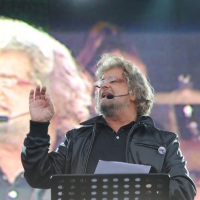 Foto Nicoloro/Omega  26/09/2010 Cesena Seconda giornata del " Woodstock 5 Stelle - Musica & Futuro " organizzato dal " Movimento 5 Stelle " di Beppe Grillo all' interno del parco dell' Ippodromo di Cesena. nella foto Beppe Grillo