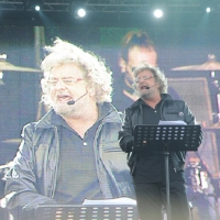 Foto Nicoloro/Omega  26/09/2010 Cesena Seconda giornata del \" Woodstock 5 Stelle - Musica & Futuro \" organizzato dal \" Movimento 5 Stelle \" di Beppe Grillo all\' interno del parco dell\' Ippodromo di Cesena. nella foto Beppe Grillo parla dal megapalco