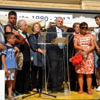 Foto Nicoloro G. 02/08/2012 Bologna Per il XXXII anniversario della strage alla stazione di Bologna si e’ svolto il tradizionale corteo che si e’ concluso nel piazzale antistante la stazione con un comizio cui hanno partecipato le massime autorita’ civili e amministrative oltre all’ associazione dei famigliari delle vittime. nella foto Anna Maria Cancellieri – Paolo Bolognesi