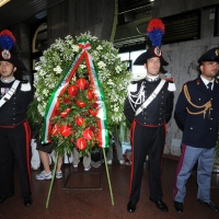 Foto Nicoloro G. 02/08/2012 Bologna Per il XXXII anniversario della strage alla stazione di Bologna si e’ svolto il tradizionale corteo che si e’ concluso nel piazzale antistante la stazione con un comizio cui hanno partecipato le massime autorita’ civili e amministrative oltre all’ associazione dei famigliari delle vittime. nella foto Corone di fiori