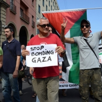 Foto Nicoloro G.  02/08/2014  Bologna    34esimo anniversario della strage alla stazione di Bologna. nella foto ai margini della cerimonia è sfilato un corteo di protesta dei Circoli contro i bombardamenti di Gaza.