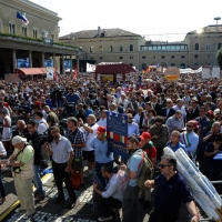 Foto Nicoloro G.  02/08/2015   Bologna   Trentacinquesimo anniversario della strage alla stazione di Bologna. nella foto una veduta della piazza della stazione gremita di gente.