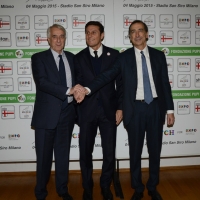 Foto Nicoloro G.  05/02/2015  Milano   Presentazione dell' iniziativa " Zanetti for friends Match for Expo ", partita di calcio tra campioni internazionali di ieri e di oggi a favore della nutrizione, nello spirito di Expo 2015. nella foto da sinistra il sindaco di Milano Giuliano Pisapia, l' ex capitano dell' Inter Javier Zanetti e il Commissario Unico per Expo 2015 Giuseppe Sala.